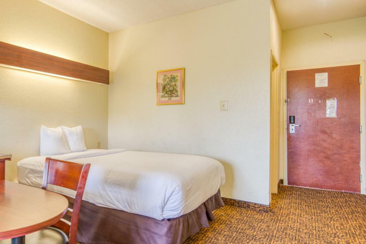 Trident Inn & Suites, Baton Rouge (Adults Only) Prairieville Kültér fotó